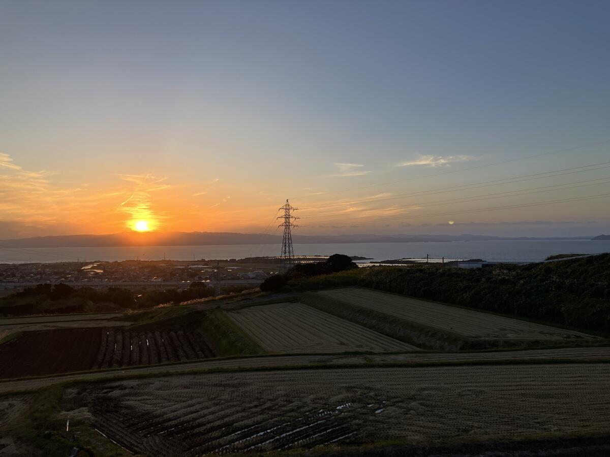 夕陽に向かって走れ！